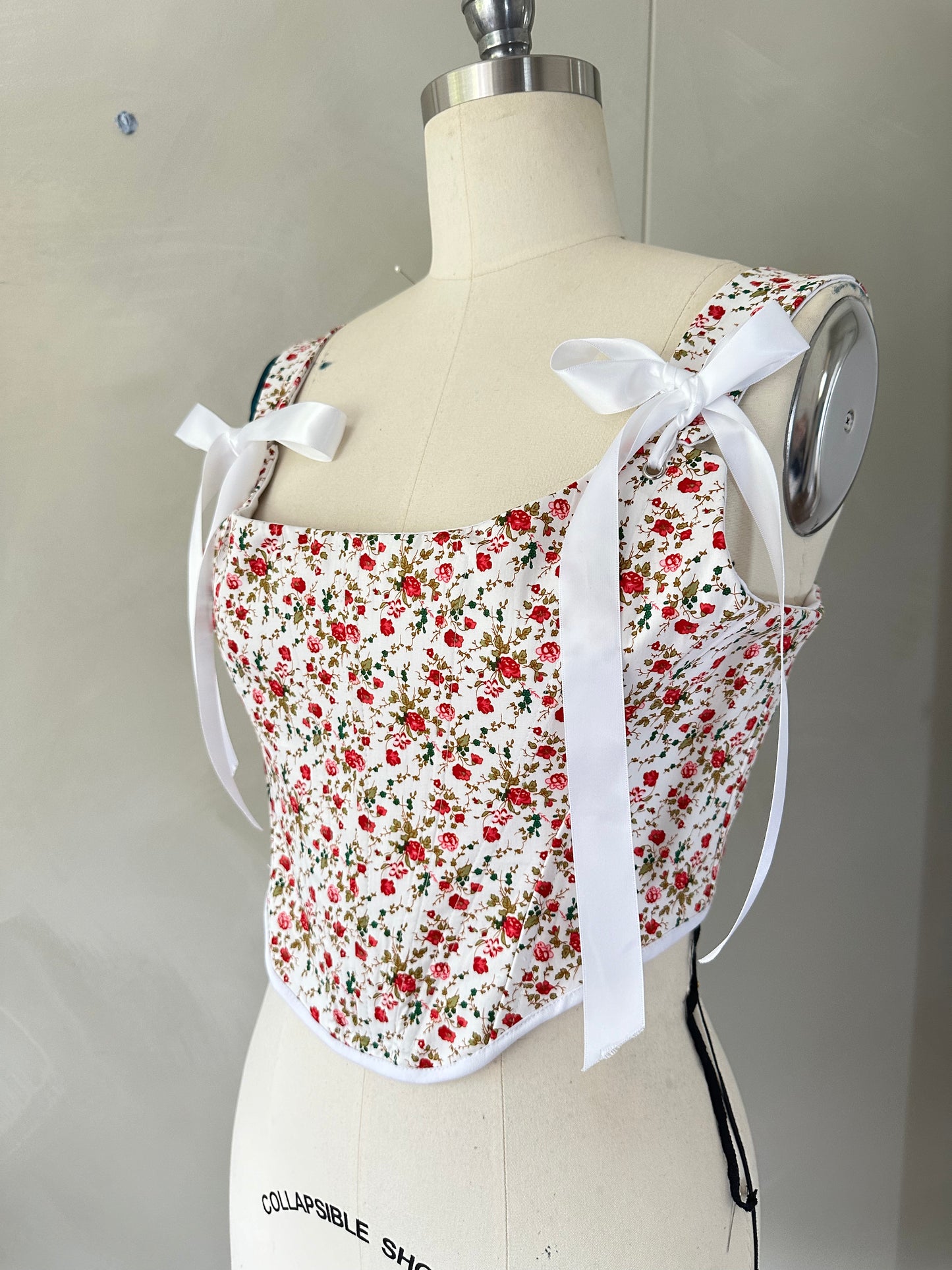 *NEW*  Red Roses Corset